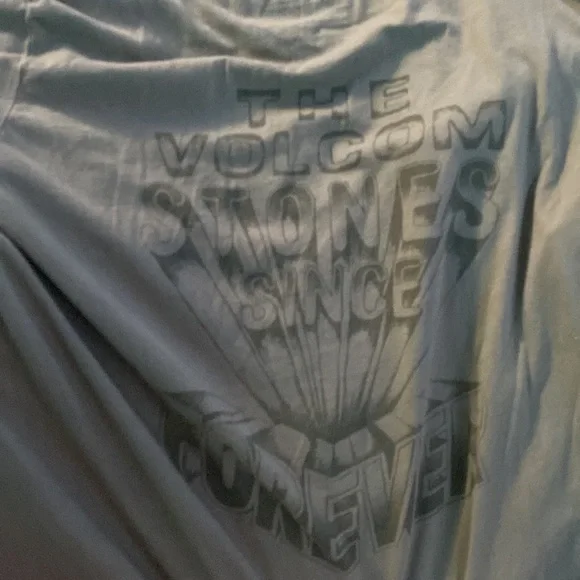 Volcom shirt - Picture 2 of 2